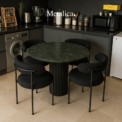 Table à manger + 4 Chaises
